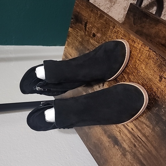 Marc Fisher black suede booties - Picture 5 of 11